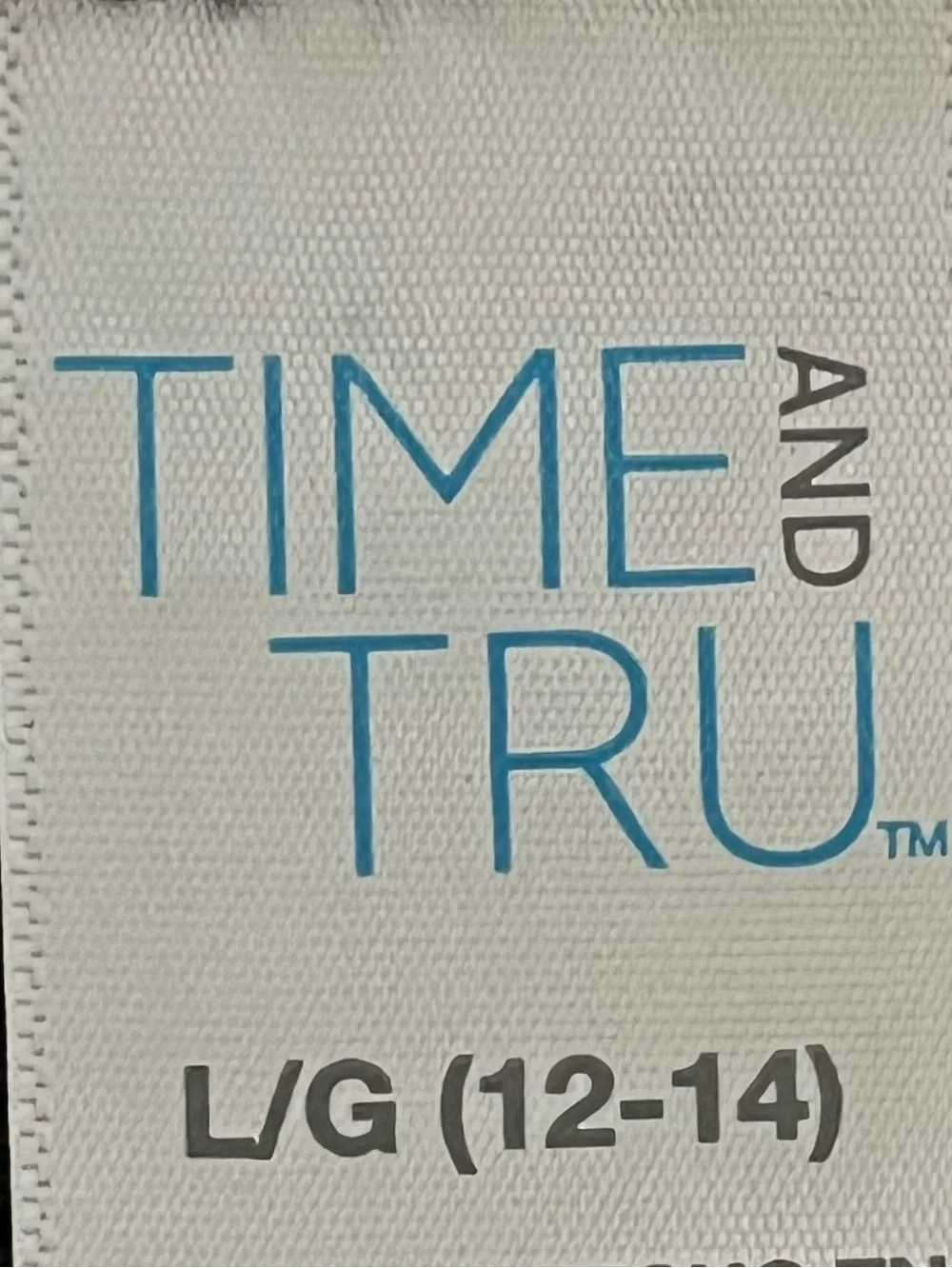 Time and Tru Flowy geometric lace knit kaftan V-neckline tunic swimsuit cover-up